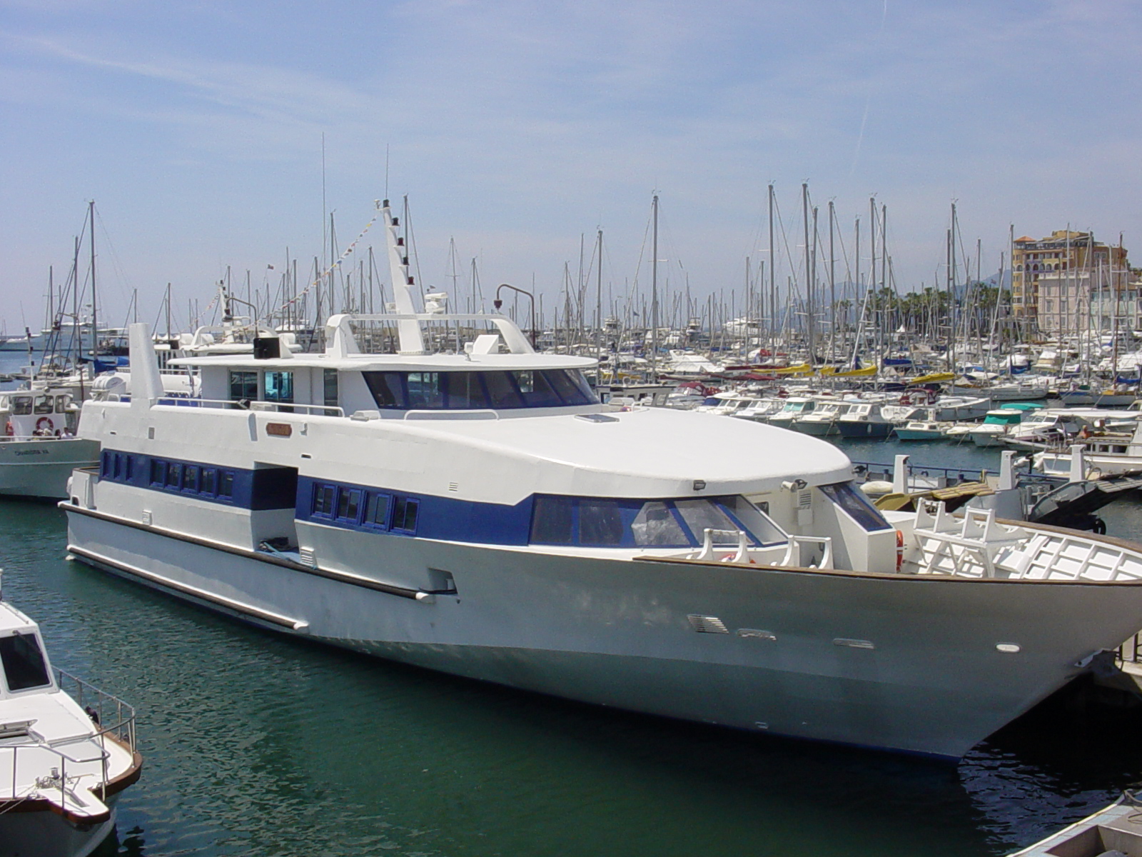Go 1562 - Day Passenger Boat - 32m