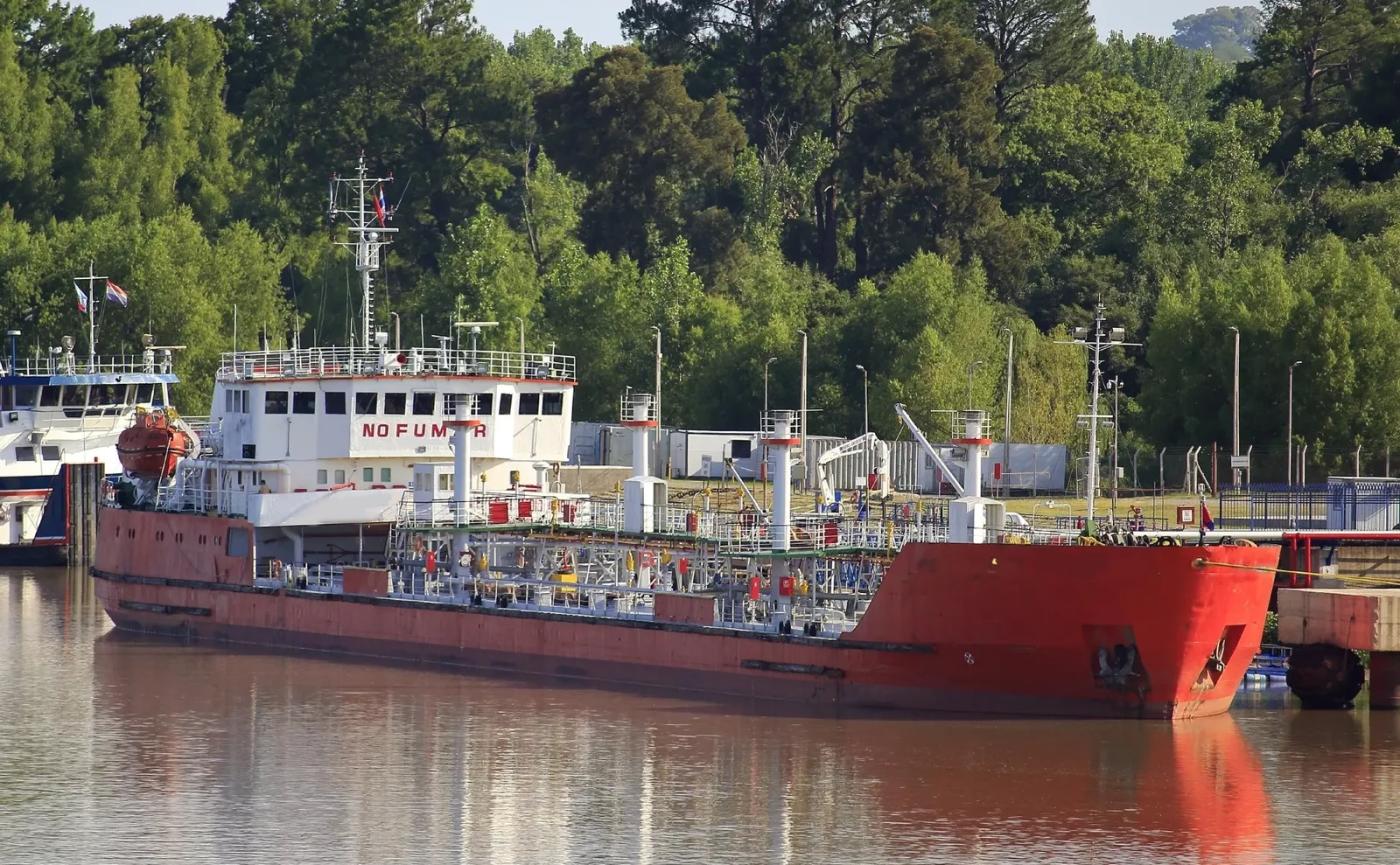 Go 1755 - Oil Product Tanker - 121m