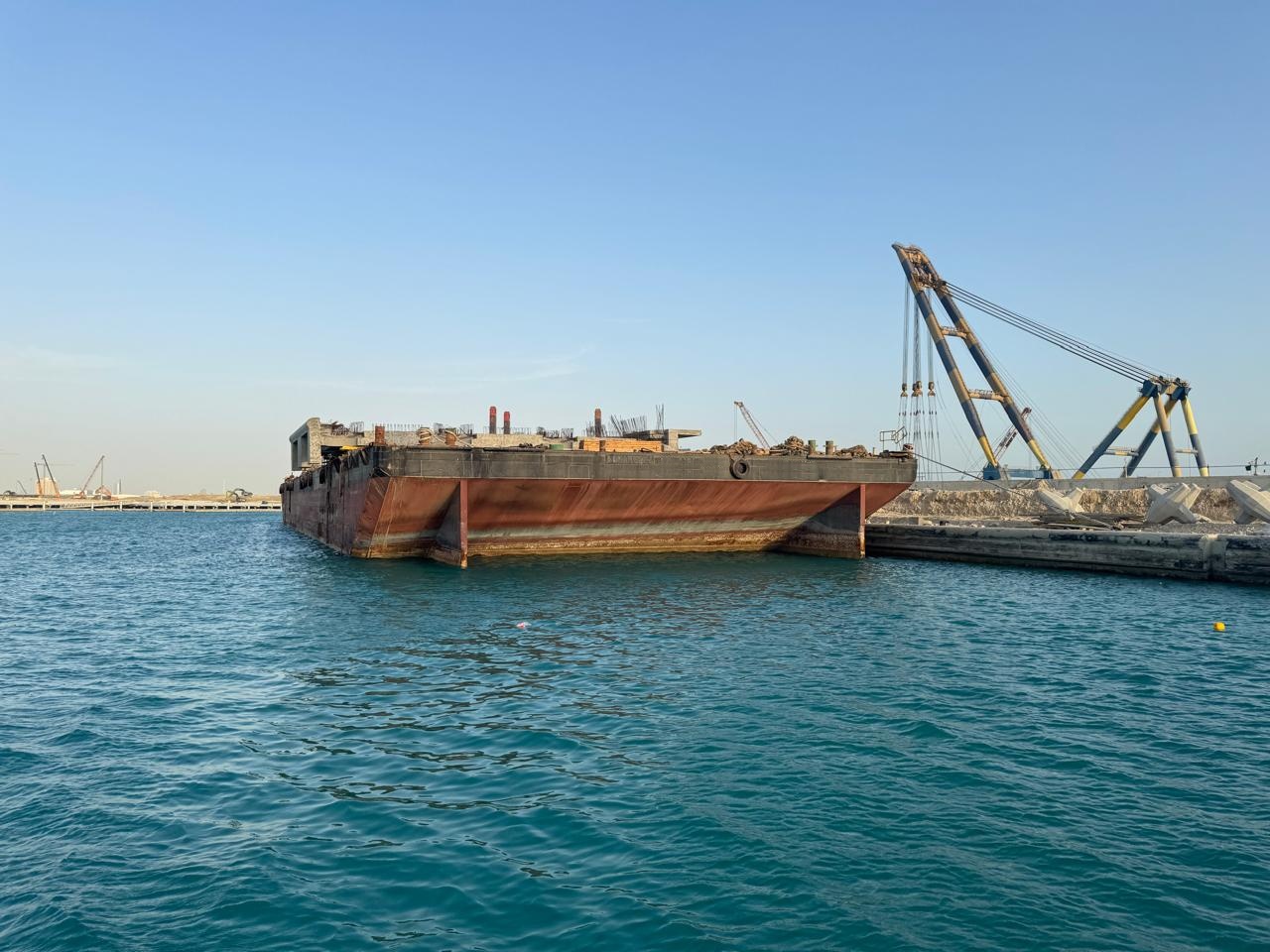 Go 1851 - Flat top deck barge - 100m