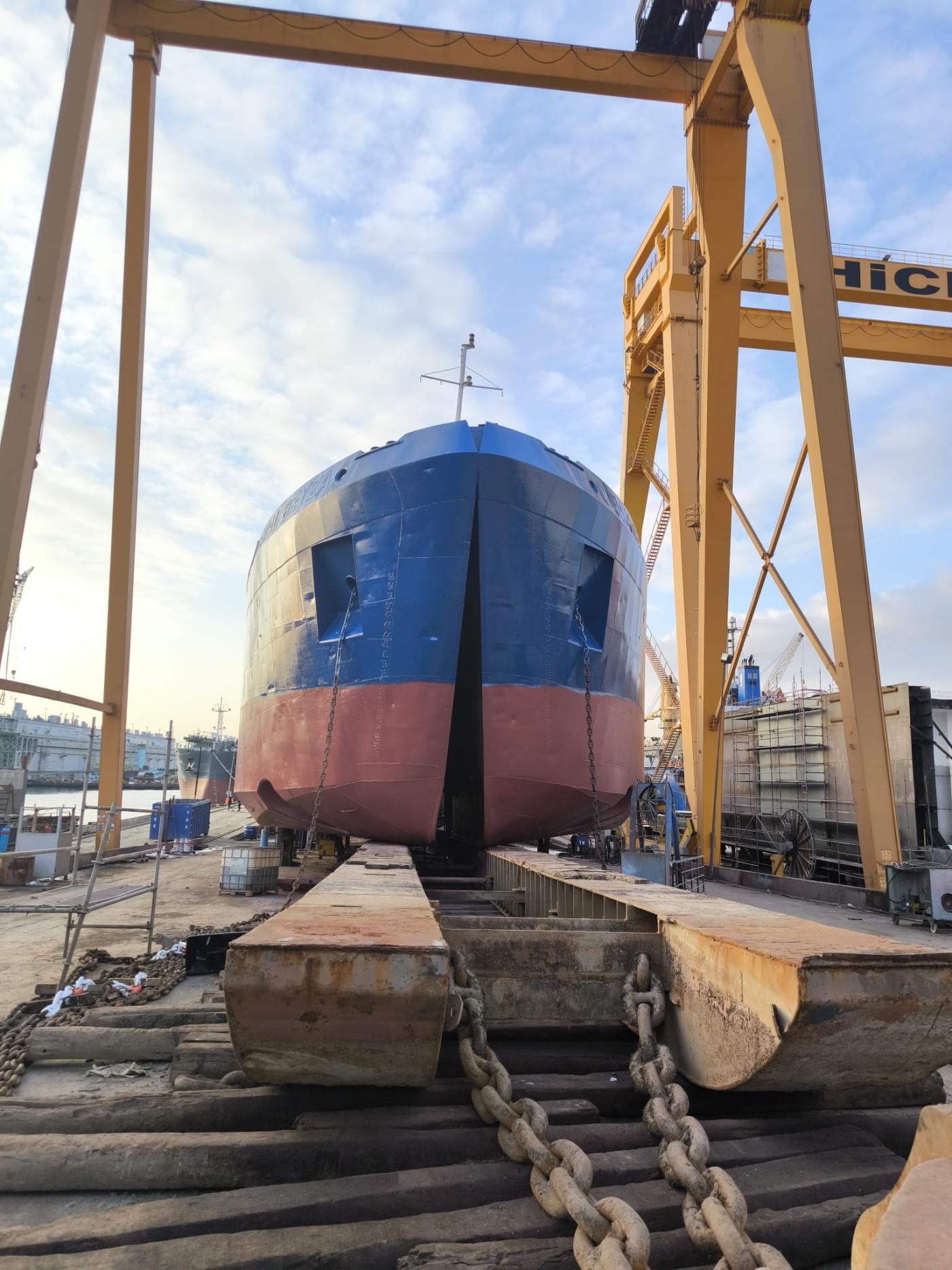 Go 1880 - Split Hopper Barge - 72m