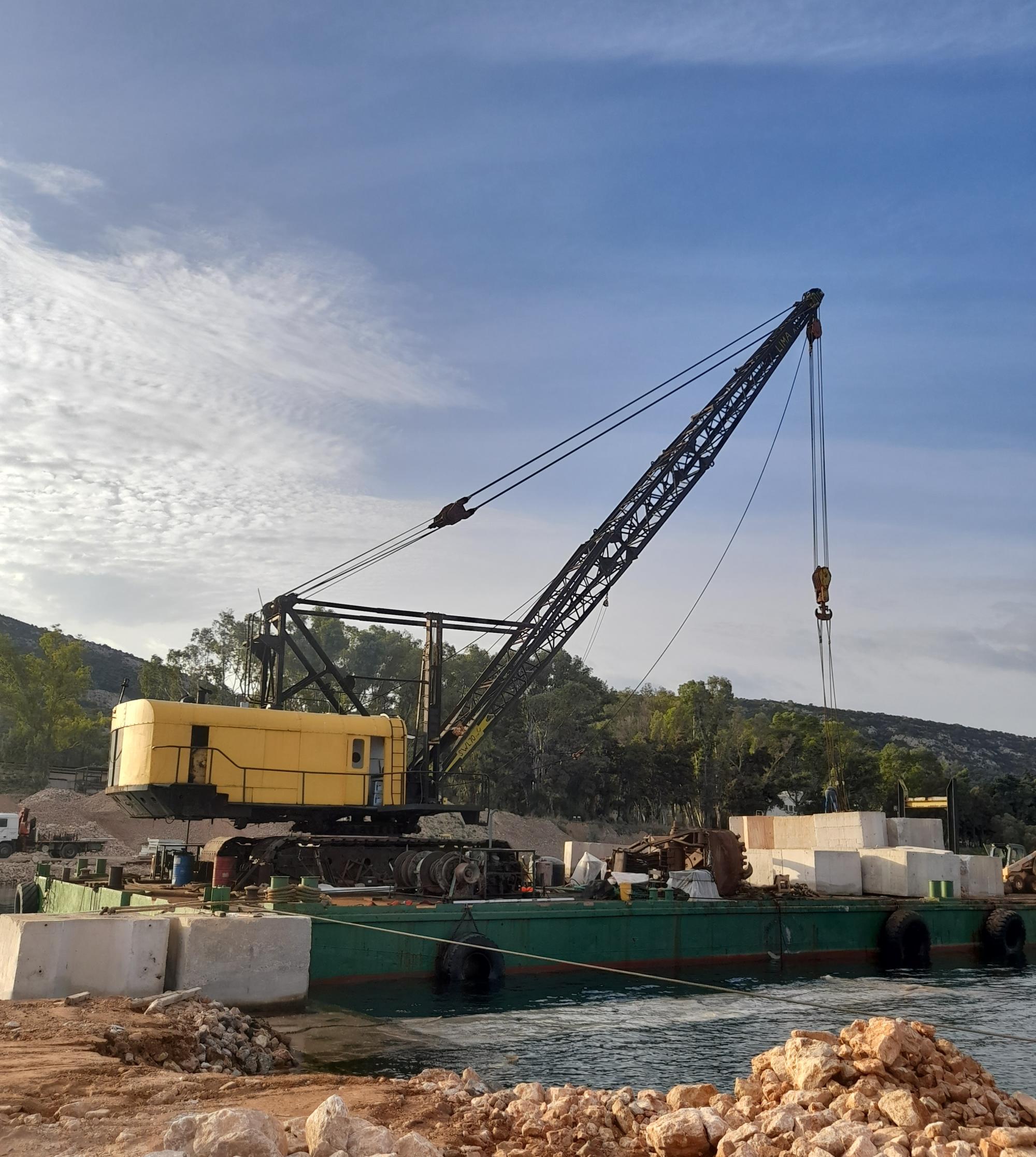 Go 0241 - Floating Crane - 47m